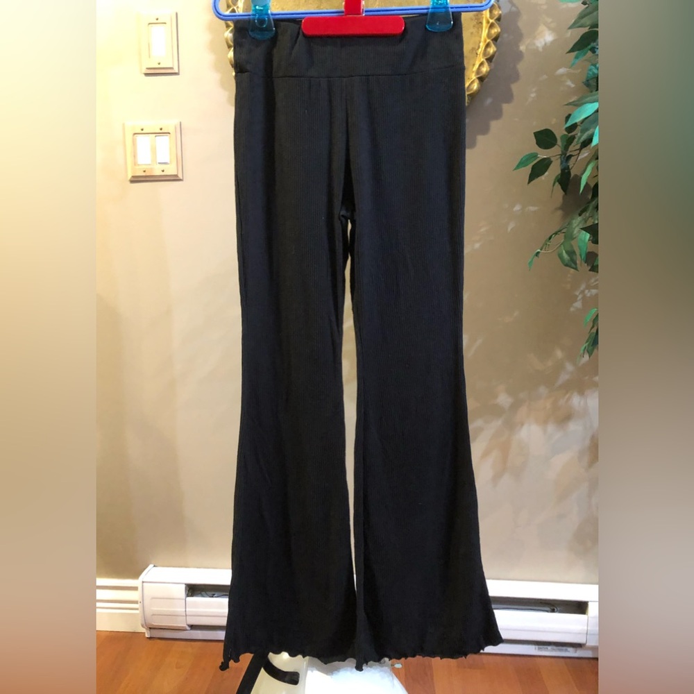 Black ribbed pants